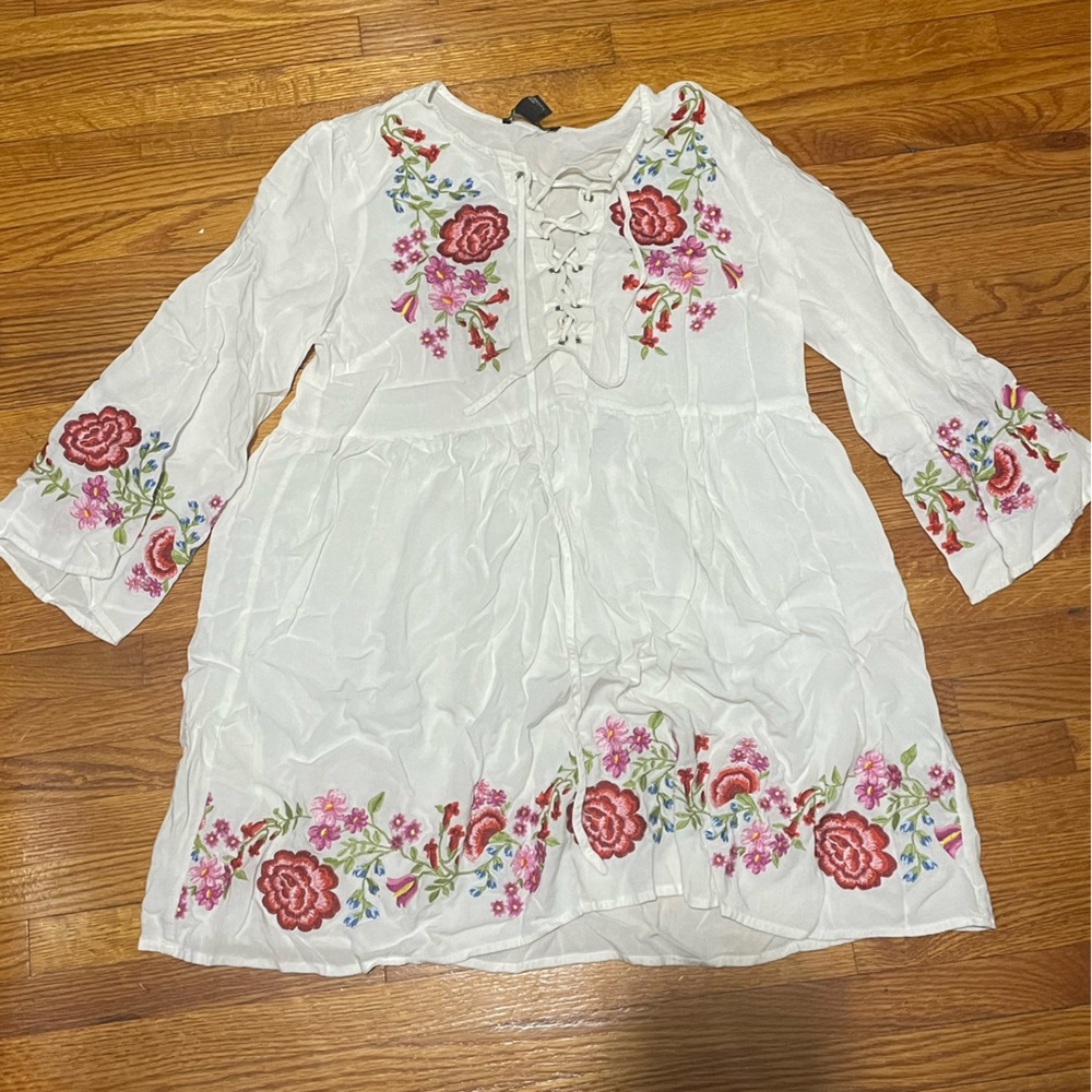 Forever 21 Women’s Flowly Long Sleeve Floral Embroidered Dress